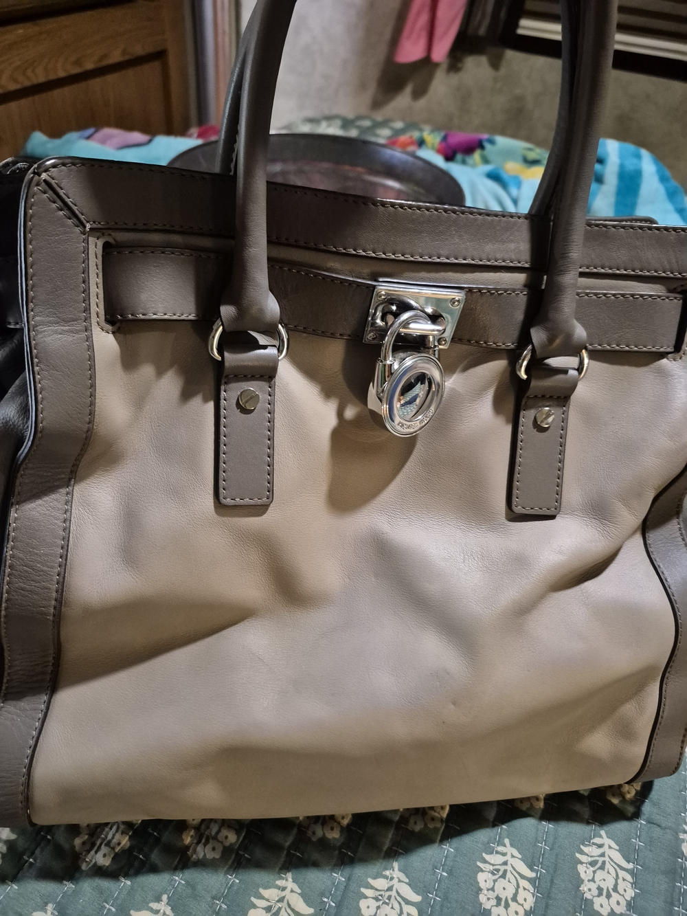 Michael Kors Hamilton Tote - Picture 13 of 13